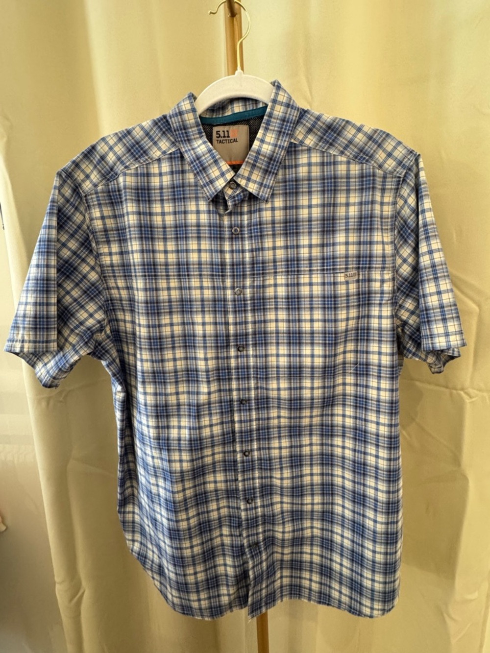 5.11 Tactical Men's Blue Plaid Short-Sleeve Button-Up Shirt Size Large EUC